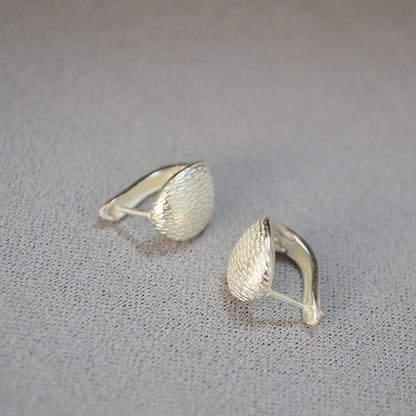 Argento Orecchino artigianale delicato