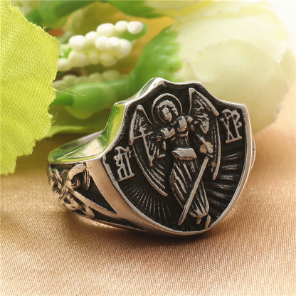 Anello classico dal fascino senza tempo