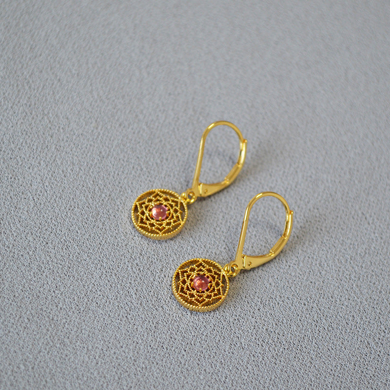 Orecchino artigianale delicato