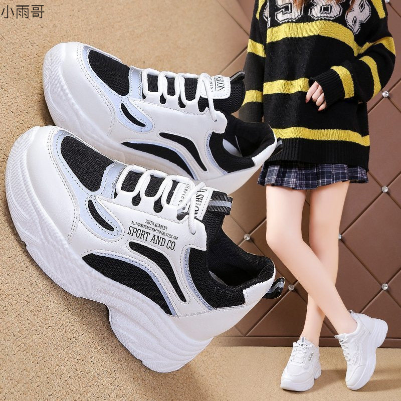 Sneakers Ortopediche Aggraziate dal Look Moderno