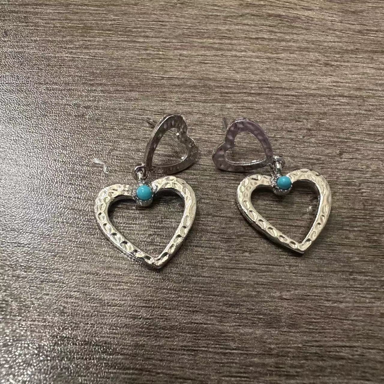 Orecchino vintage fatto a mano