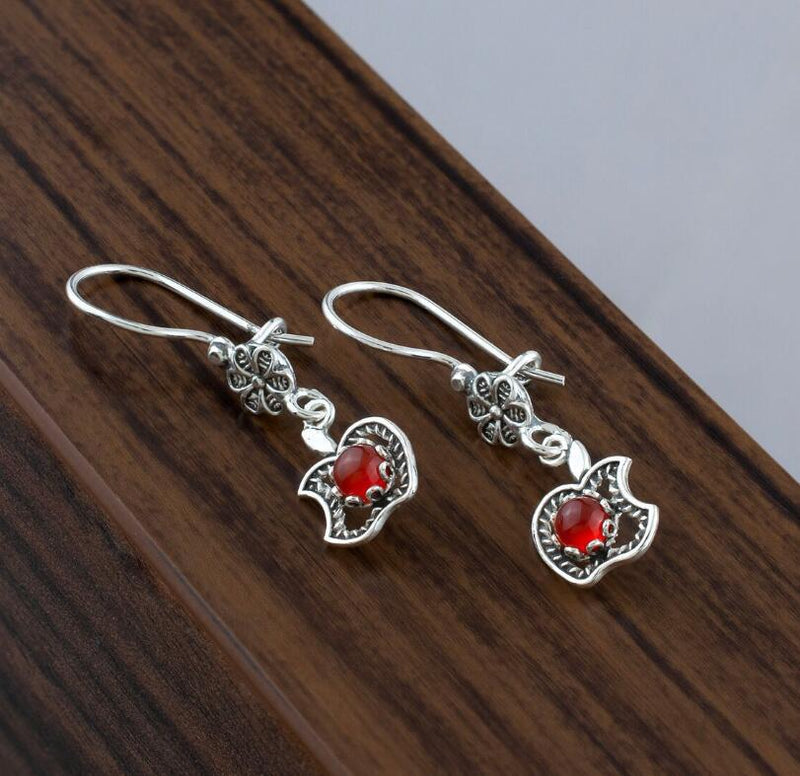 Orecchino artigianale delicato