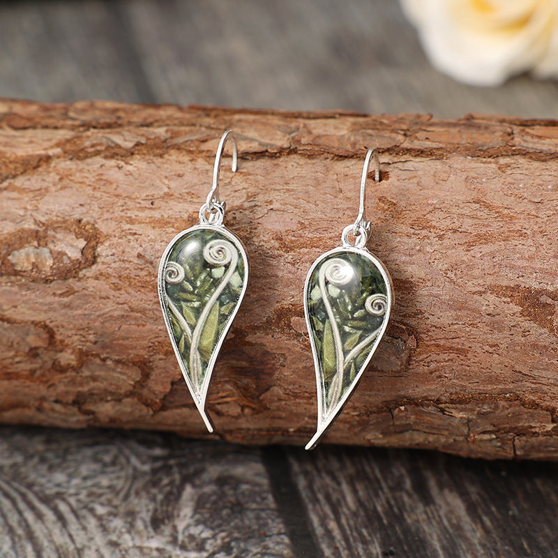 Orecchino artigianale delicato