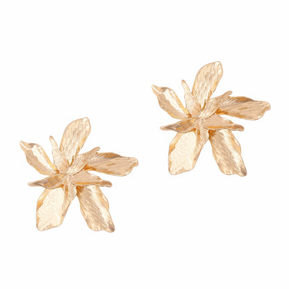 Orecchino artigianale delicato