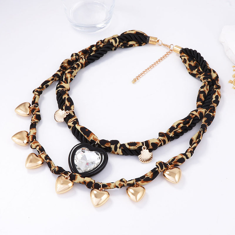 Gioiello vintage fatto a mano