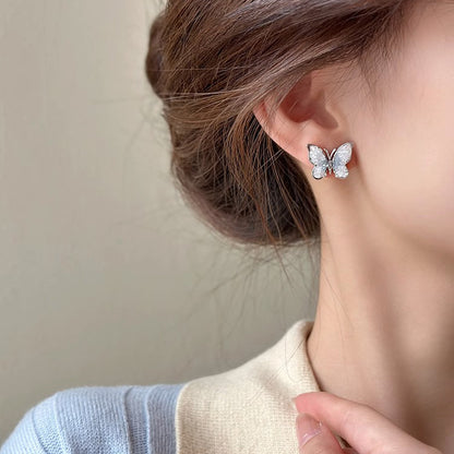 Orecchino artigianale delicato