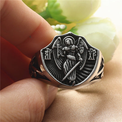 Anello classico dal fascino senza tempo