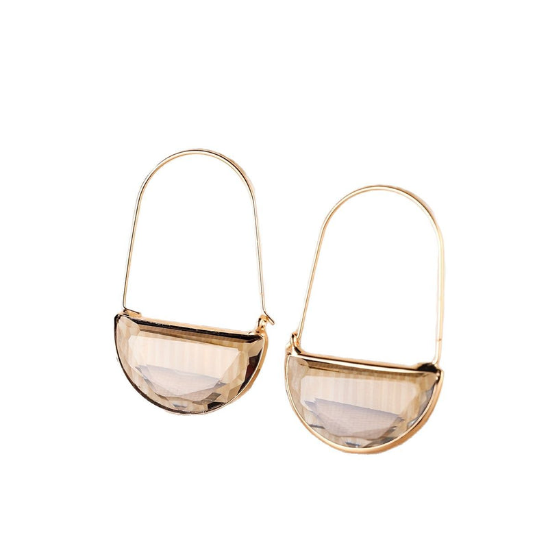 Orecchino artigianale delicato