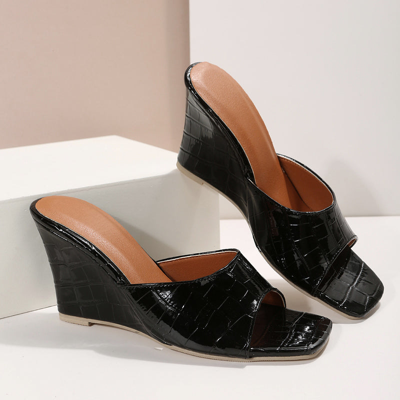 Sandali Ortopediche Aggraziate dal Look Moderno