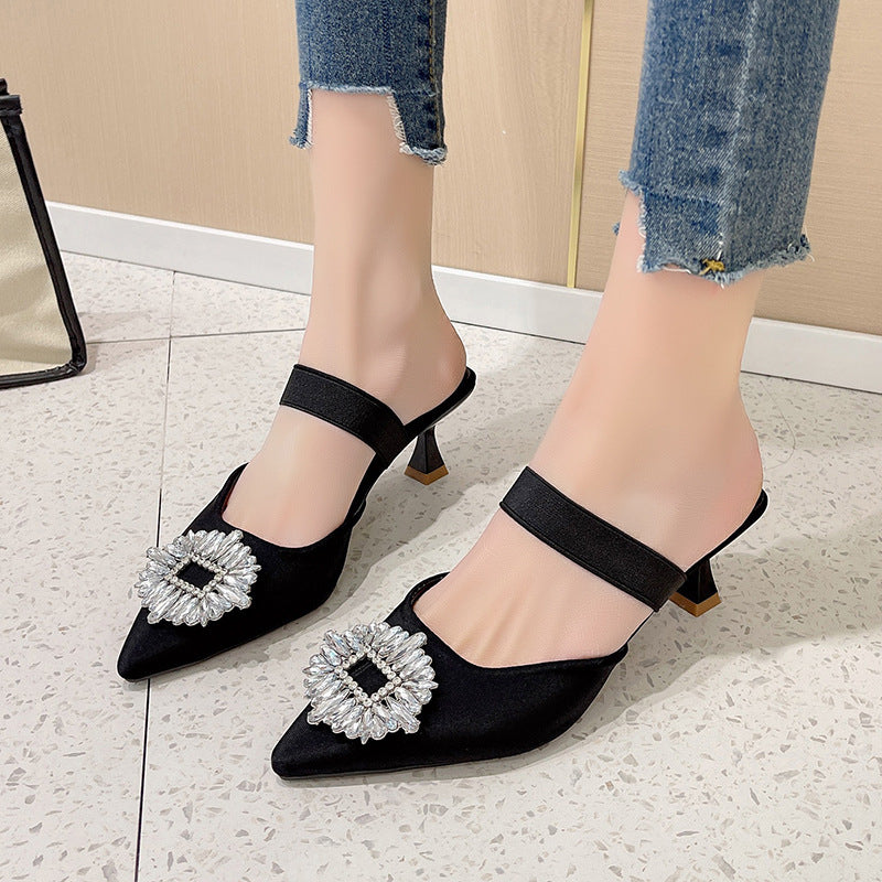 Sandali Ortopediche Aggraziate dal Look Moderno