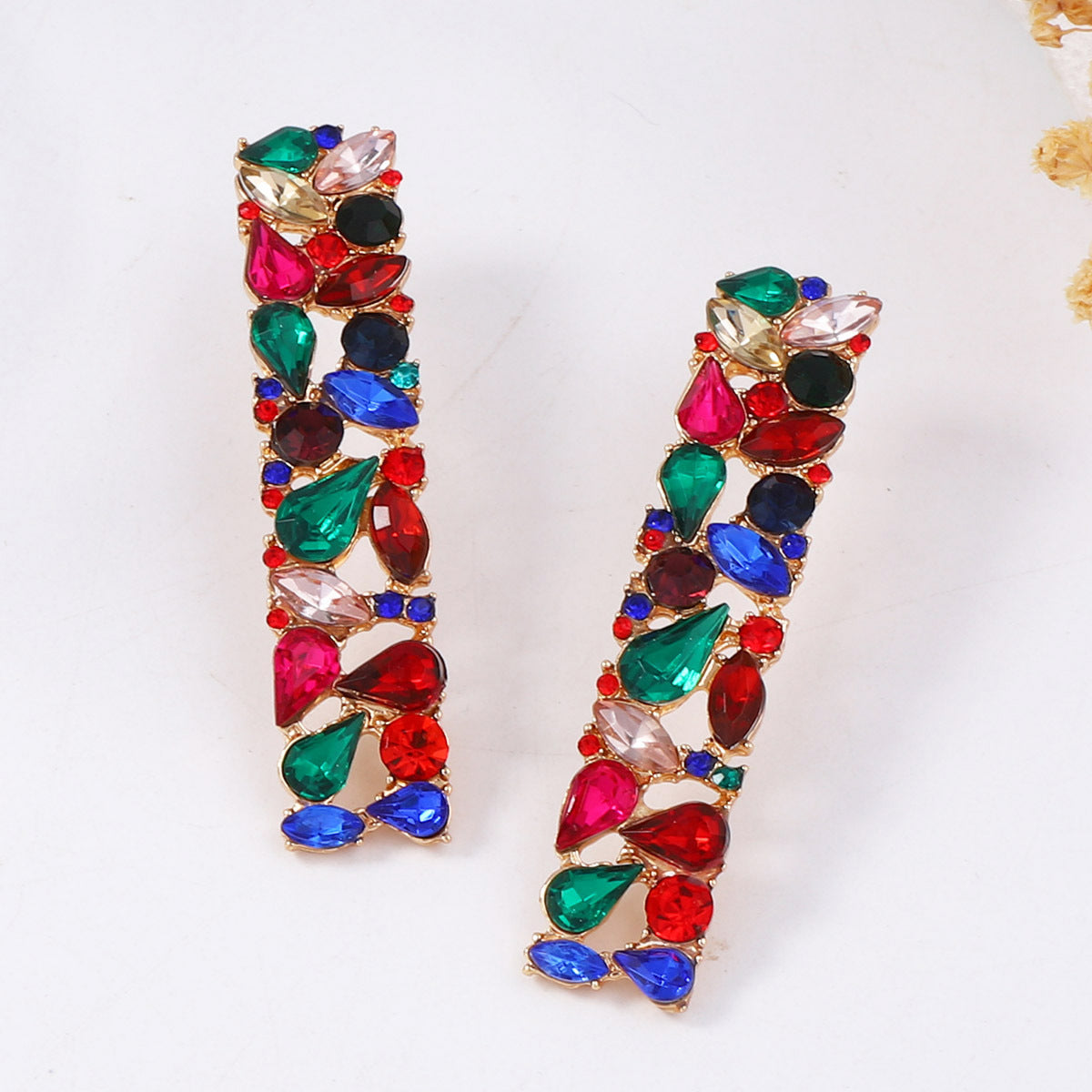 Orecchino artigianale delicato