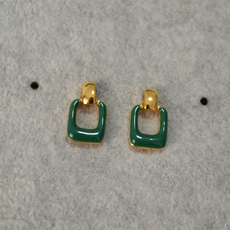 Oro Orecchino bellissimo con stile unico