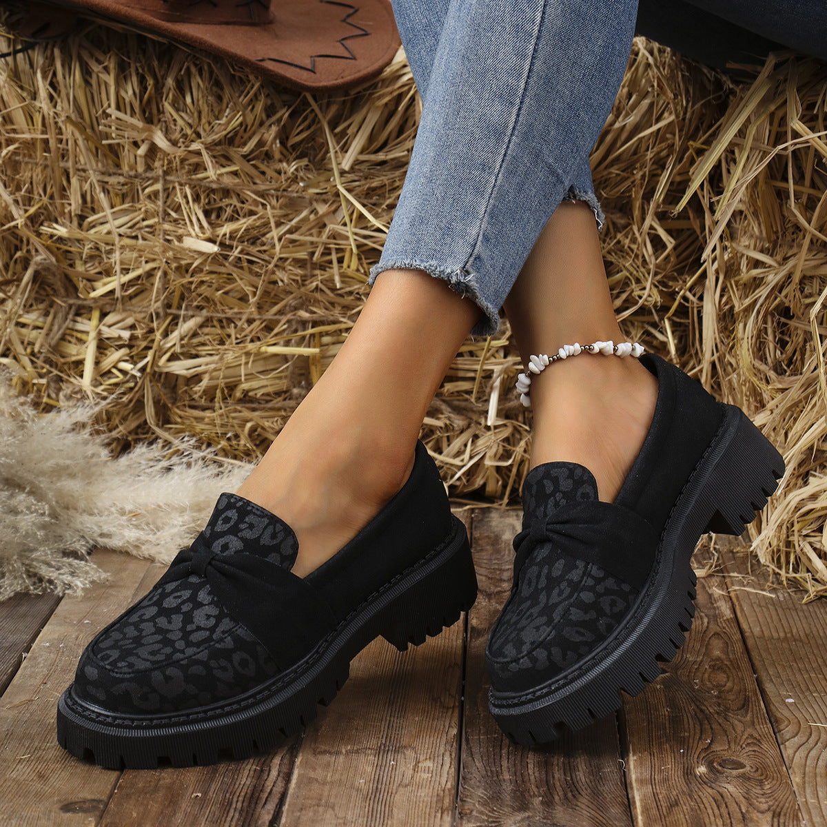Scarpe Ortopediche Aggraziate dal Look Moderno