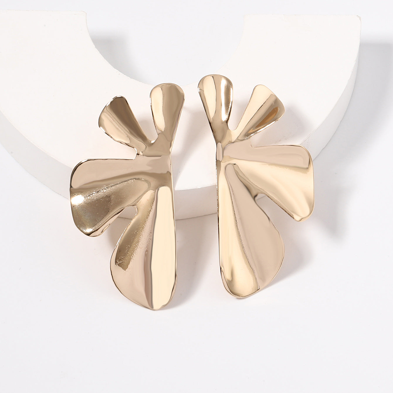 Orecchino bellissimo con stile unico