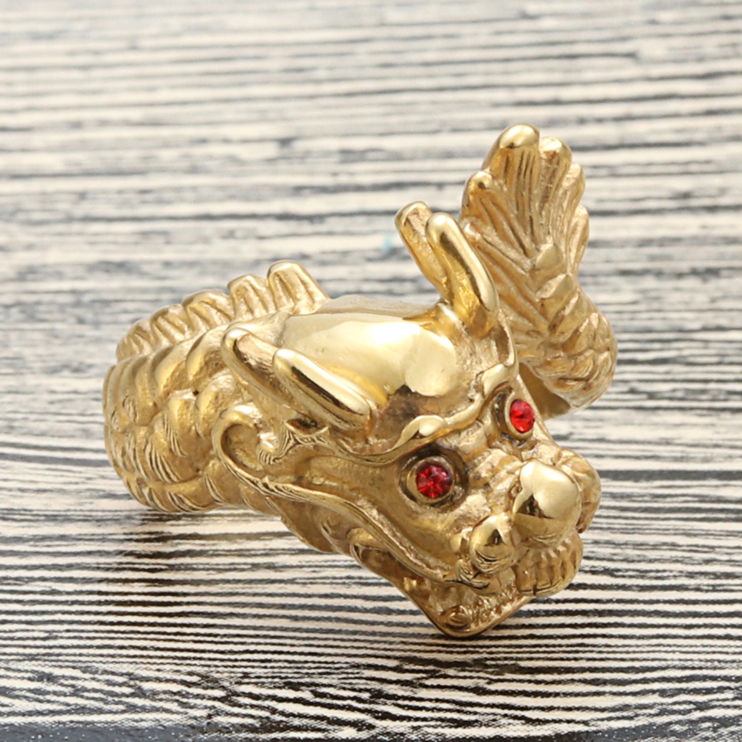 Anello elegante per ogni occasione