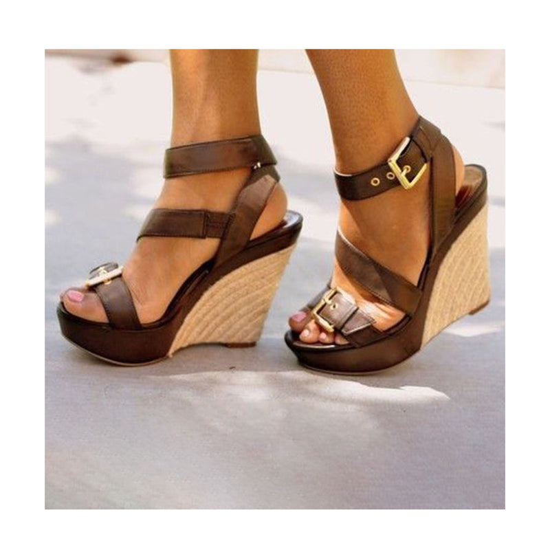 Sandali Ortopediche Aggraziate dal Look Moderno