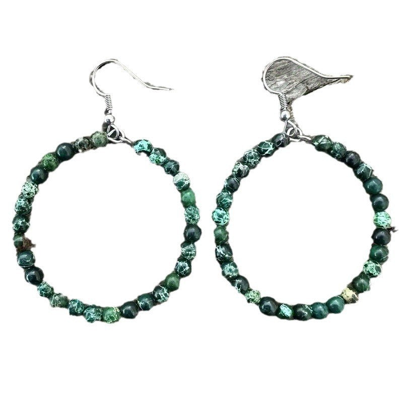 Orecchino artigianale delicato