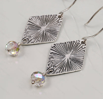 Orecchino artigianale delicato