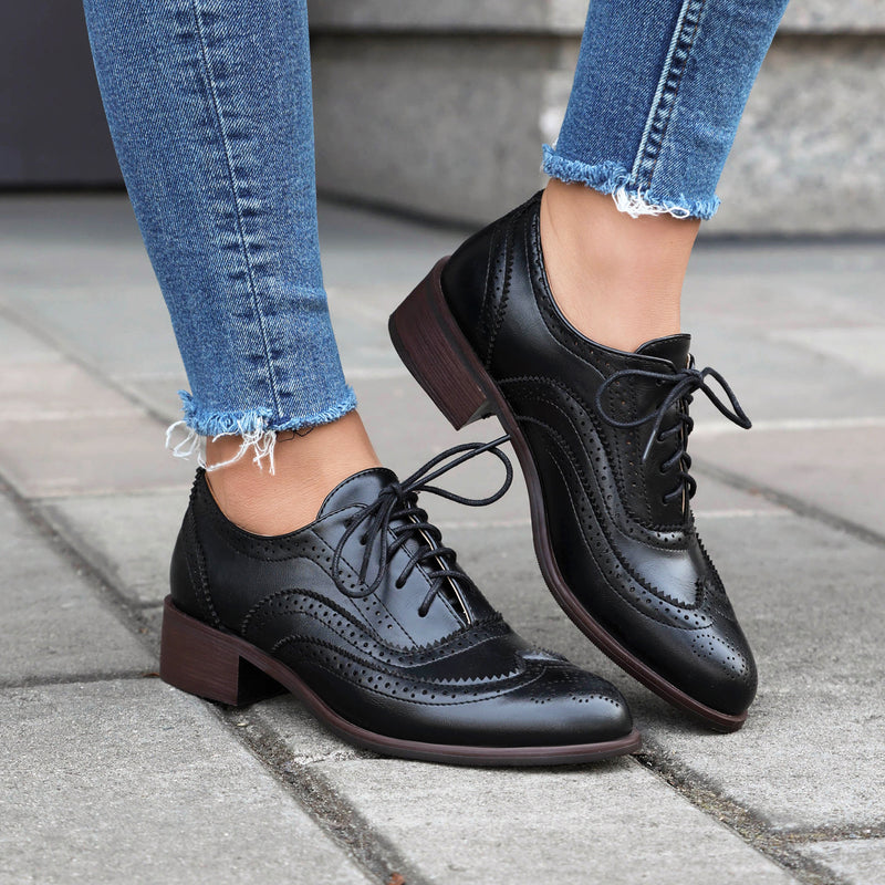 Scarpe Ortopediche Aggraziate dal Look Moderno