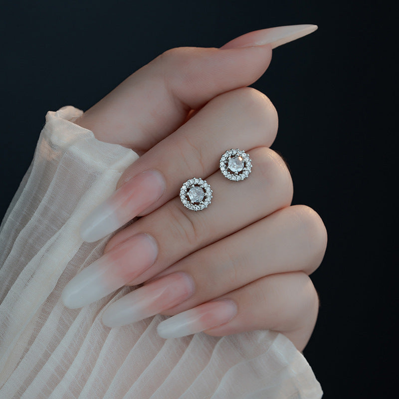 Orecchino affascinante per ogni occasione