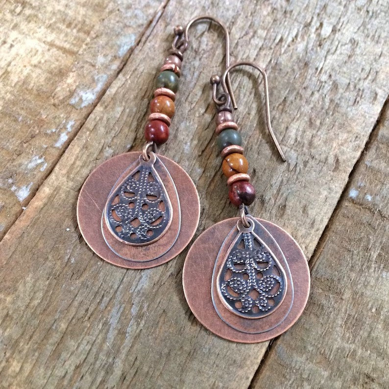 Orecchino artigianale delicato