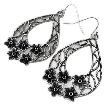 Orecchino artigianale delicato