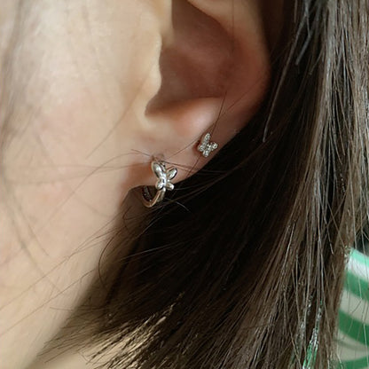 Orecchino artigianale delicato