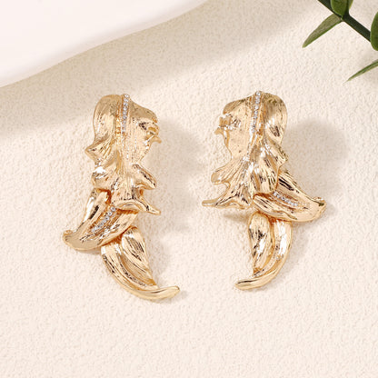 Orecchino artigianale delicato