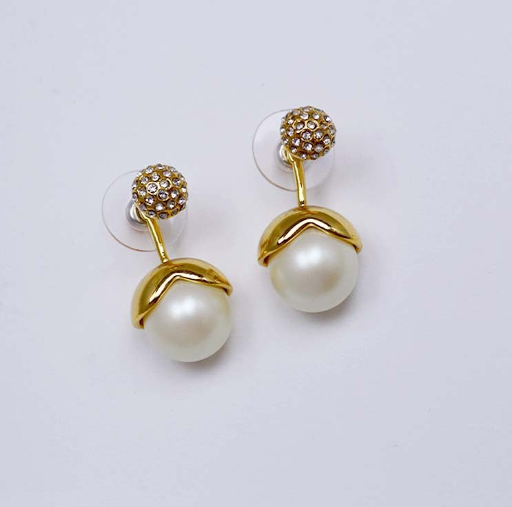 Oro Orecchino bellissimo con stile unico