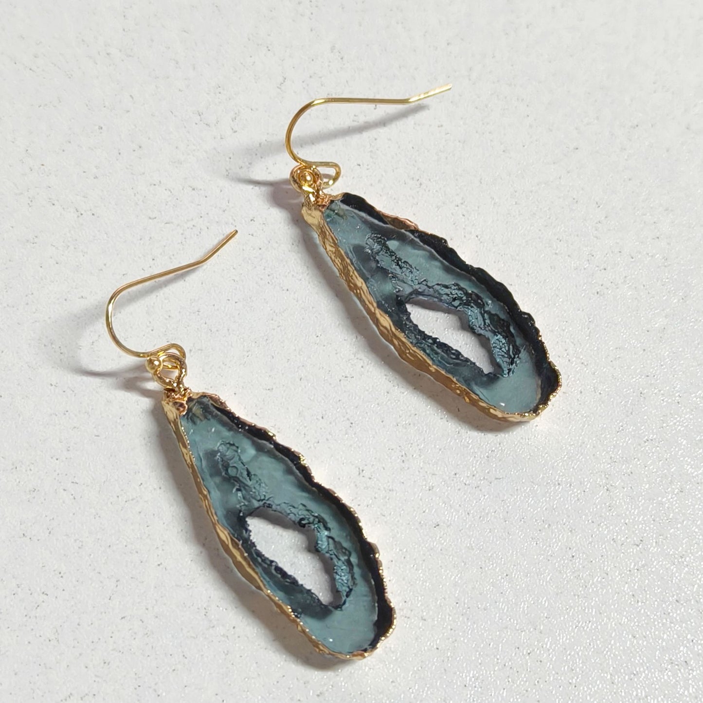 Orecchino artigianale delicato