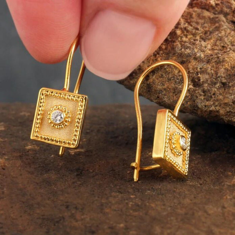 Orecchino stupendo per uso quotidiano