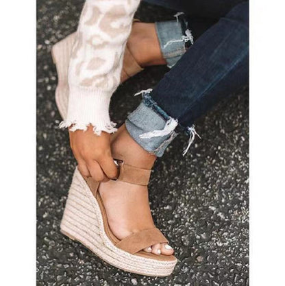 Sandali Ortopediche Aggraziate dal Look Moderno