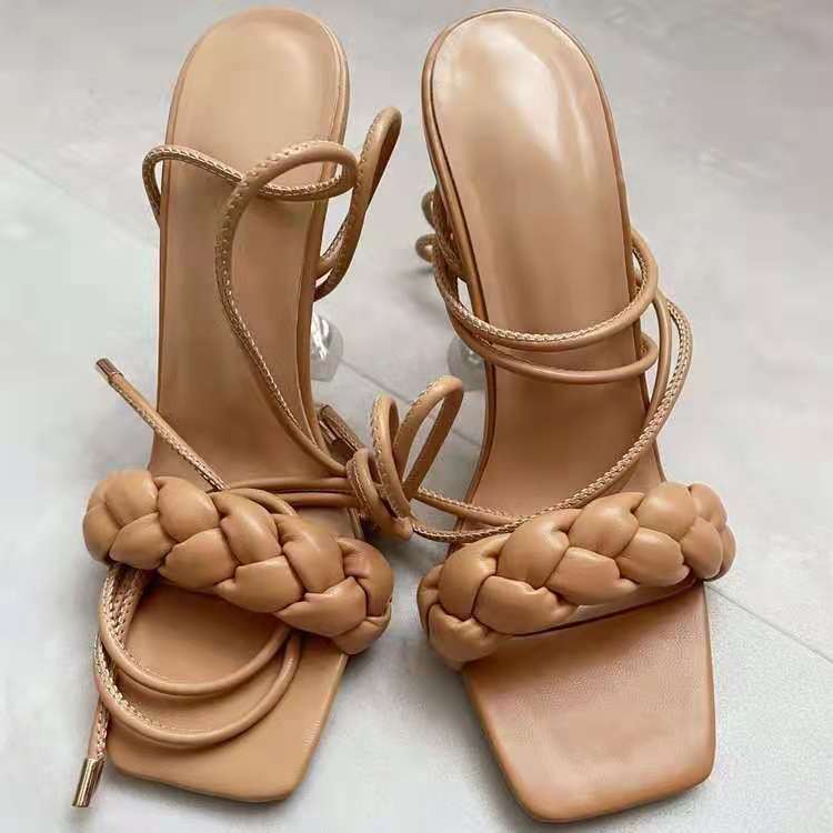 Sandali Ortopediche Aggraziate dal Look Moderno