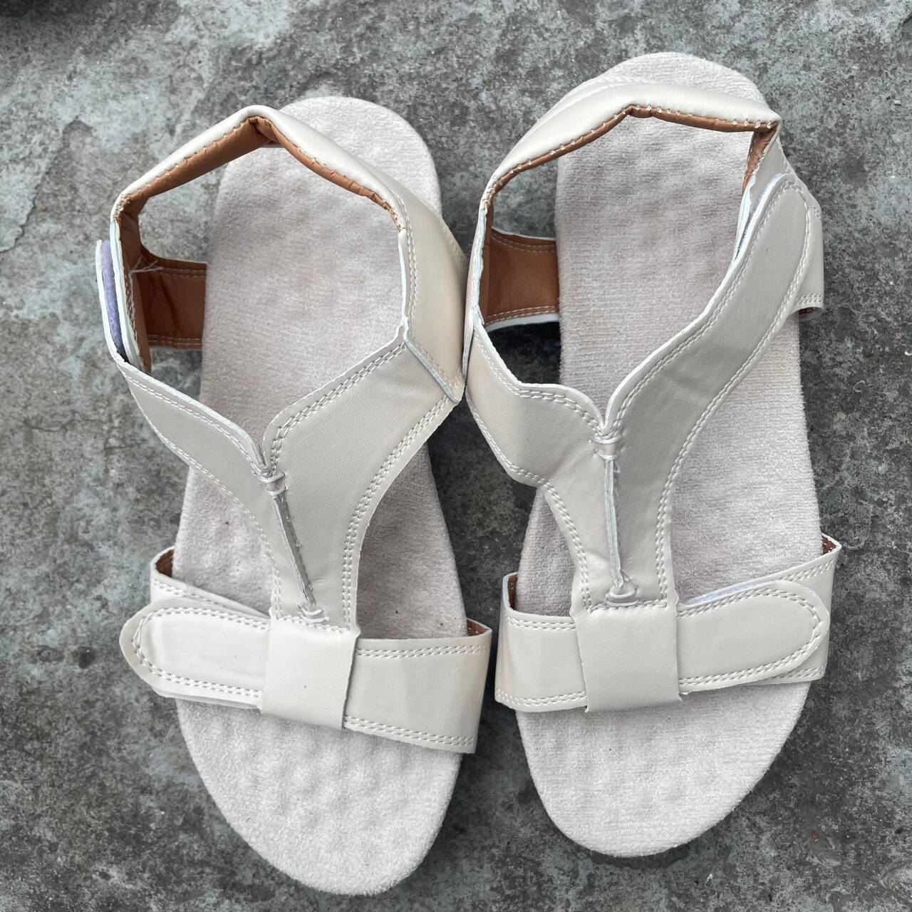 Sandali Ortopediche Aggraziate dal Look Moderno