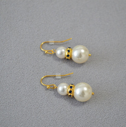 Oro Orecchino bellissimo con stile unico