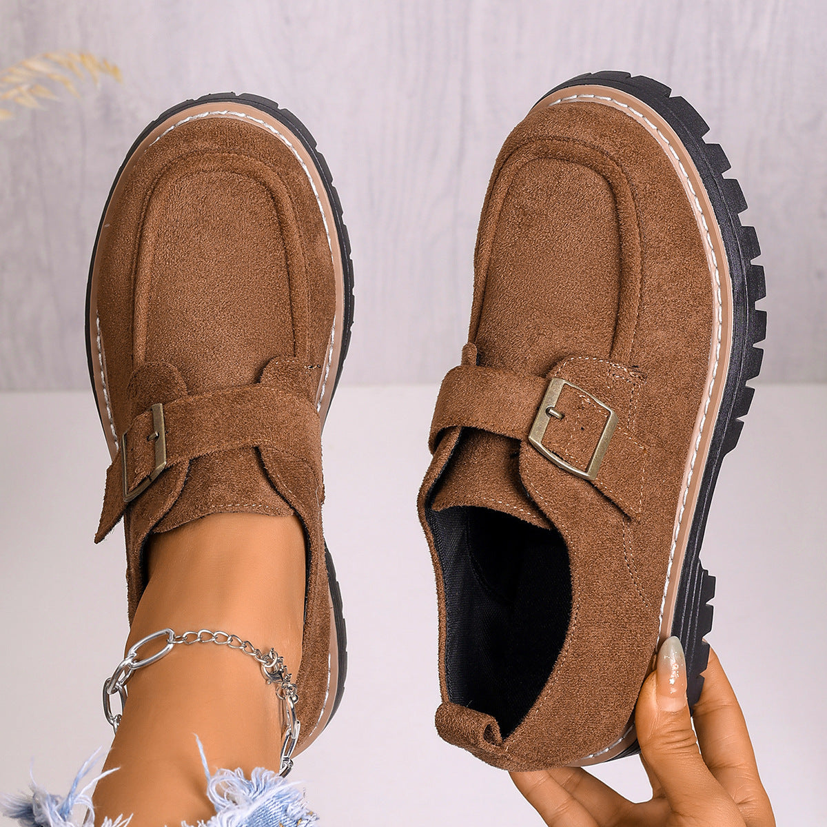 Scarpe Ortopediche Aggraziate dal Look Moderno