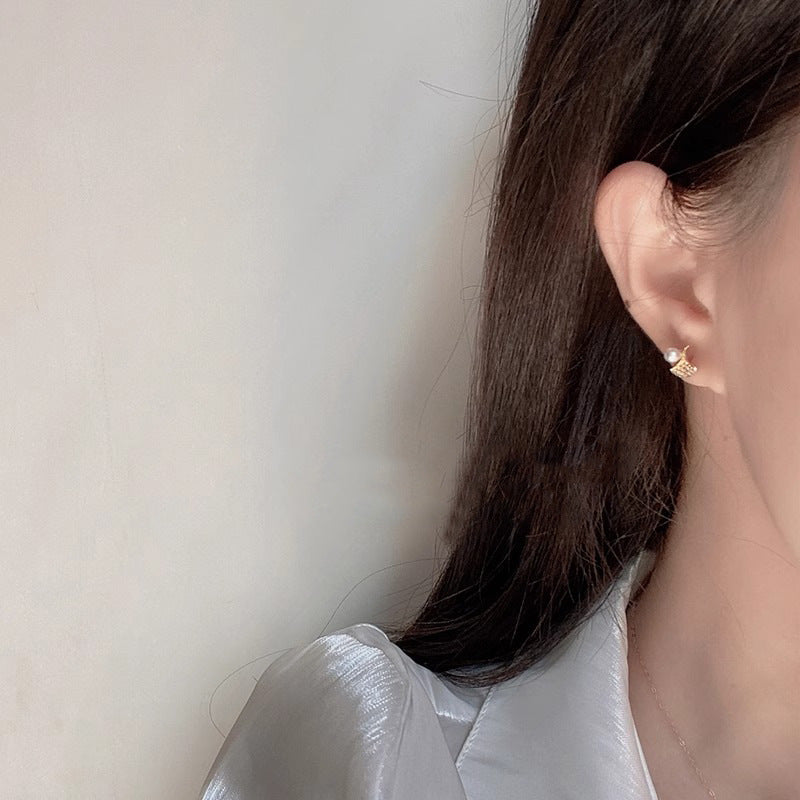 Perla Orecchino classico dal fascino senza tempo