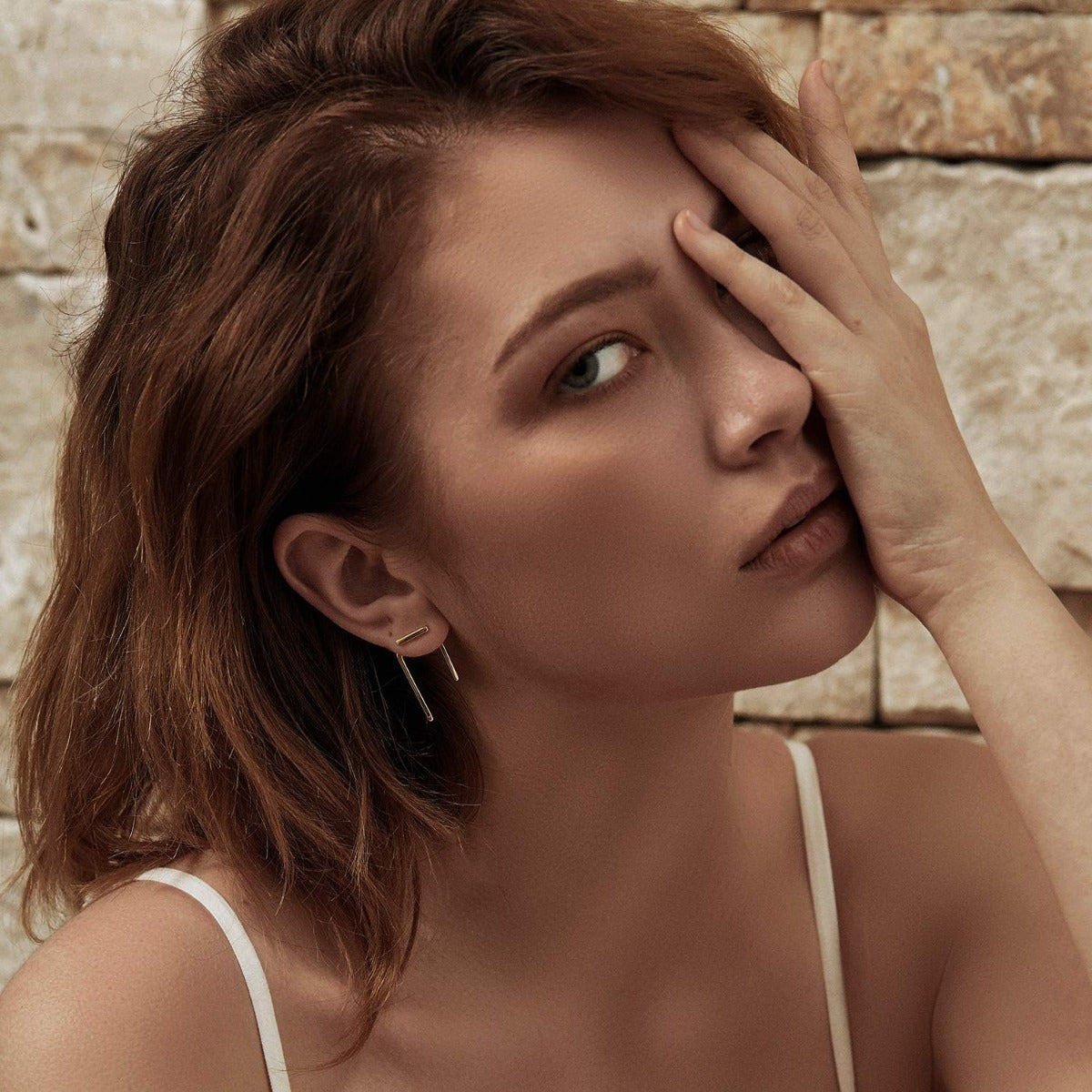 Oro Orecchino bellissimo con stile unico