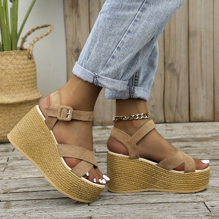 Sandali Ortopediche Aggraziate dal Look Moderno