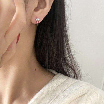 Orecchino artigianale delicato