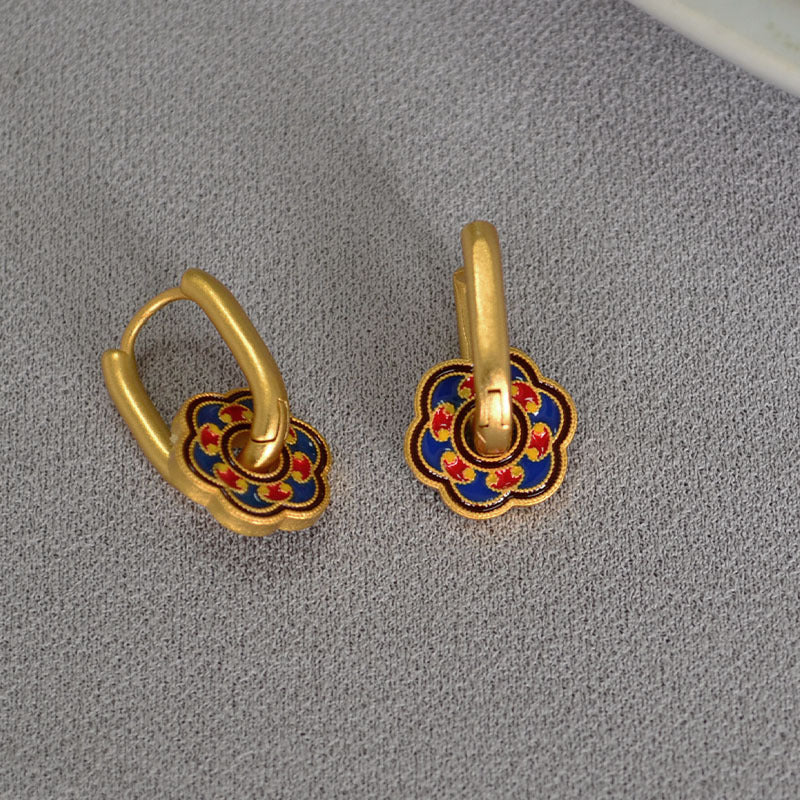 Oro Orecchino artigianale delicato