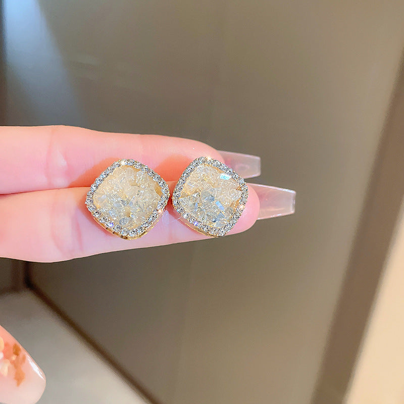 Perla Orecchino classico dal fascino senza tempo