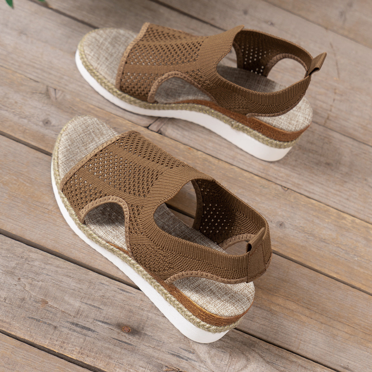 Sandali Ortopediche Aggraziate dal Look Moderno