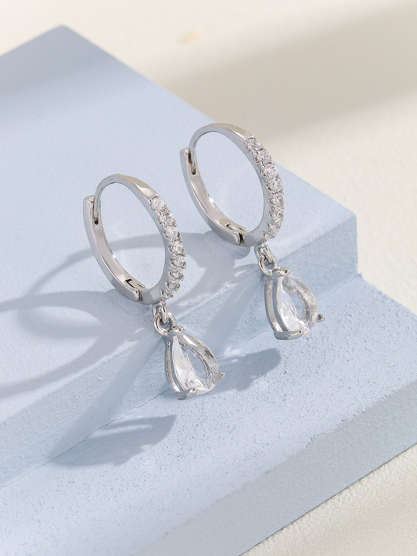 Orecchino bellissimo con stile unico