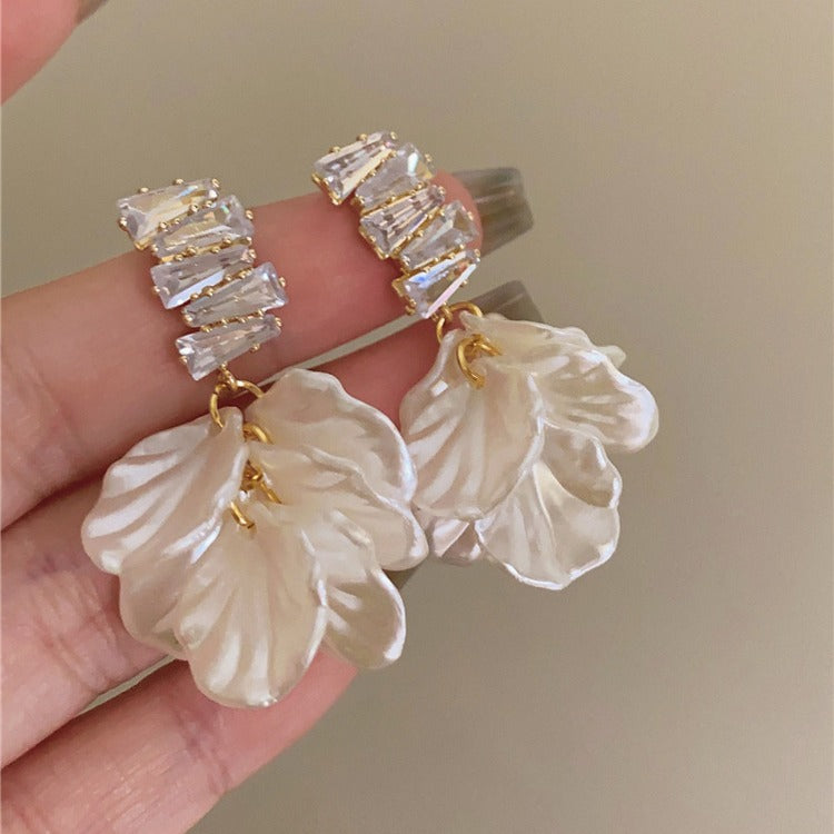 Orecchino affascinante per ogni occasione