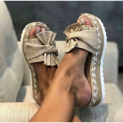 Sandali Ortopediche Aggraziate dal Look Moderno