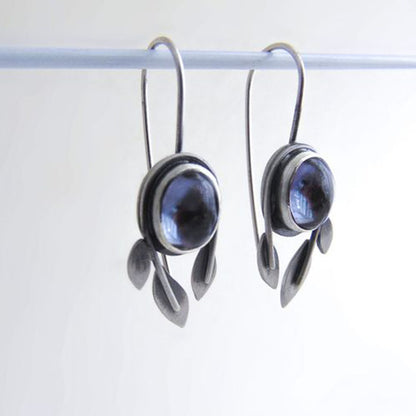 Orecchino artigianale delicato