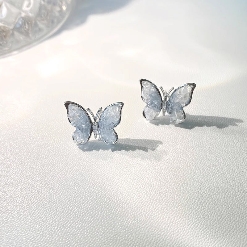 Orecchino artigianale delicato