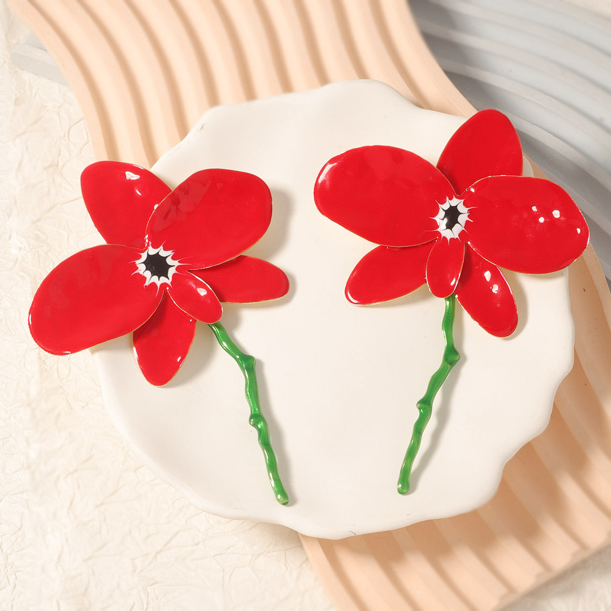 Orecchino artigianale delicato