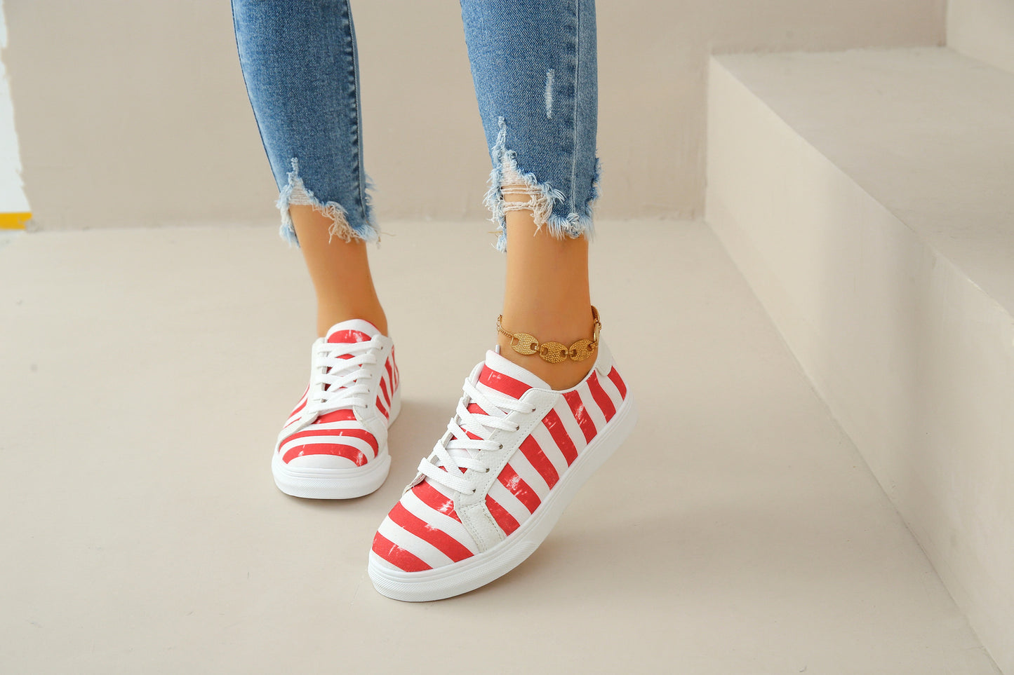 Scarpe Ortopediche Aggraziate dal Look Moderno